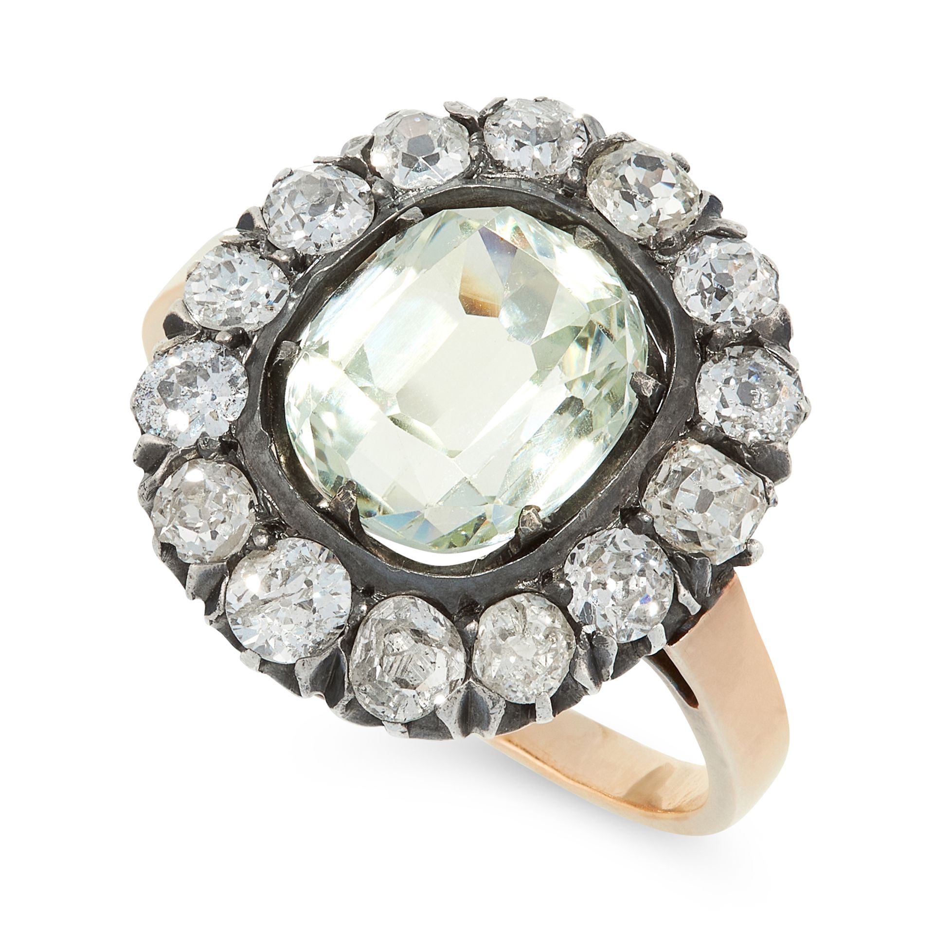AN ANTIQUE AQUAMARINE AND DIAMOND CLUSTER RING, RUSSIAN in 14ct yellow gold and silver, set with a - Bild 2 aus 2