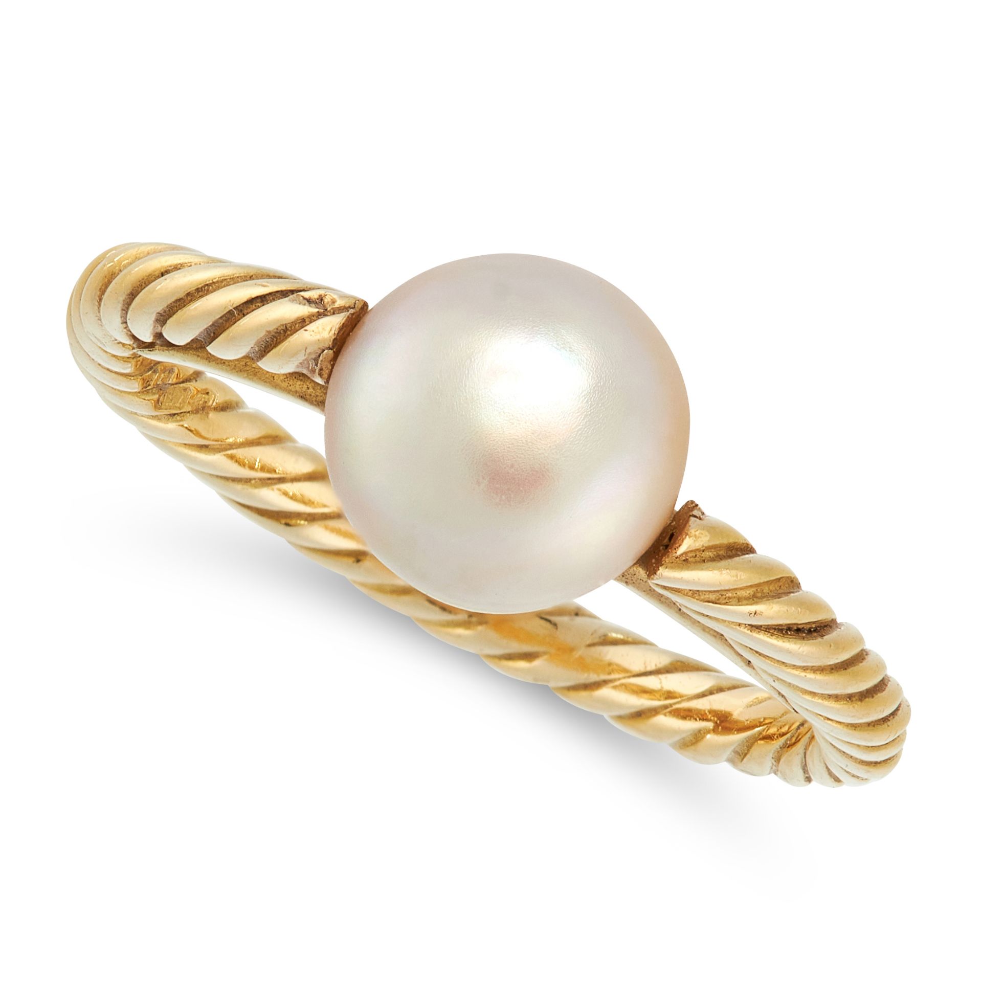 A NATURAL SALTWATER PEARL RING in 18ct yellow gold, set with a natural saltwater pearl of 7.8mm