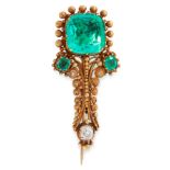 AN ANTIQUE COLOMBIAN EMERALD AND DIAMOND PIN BROOCH, EARLY 19TH CENTURY in yellow gold, set with a