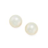A PAIR OF PEARL STUD EARRINGS in 14ct yellow gold, each set with a pearl of 7.2mm, stamped 14K, 1.