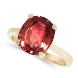A PINK TOURMALINE DRESS RING in yellow gold, set with an oval cut pink tourmaline of 3.40 carats,
