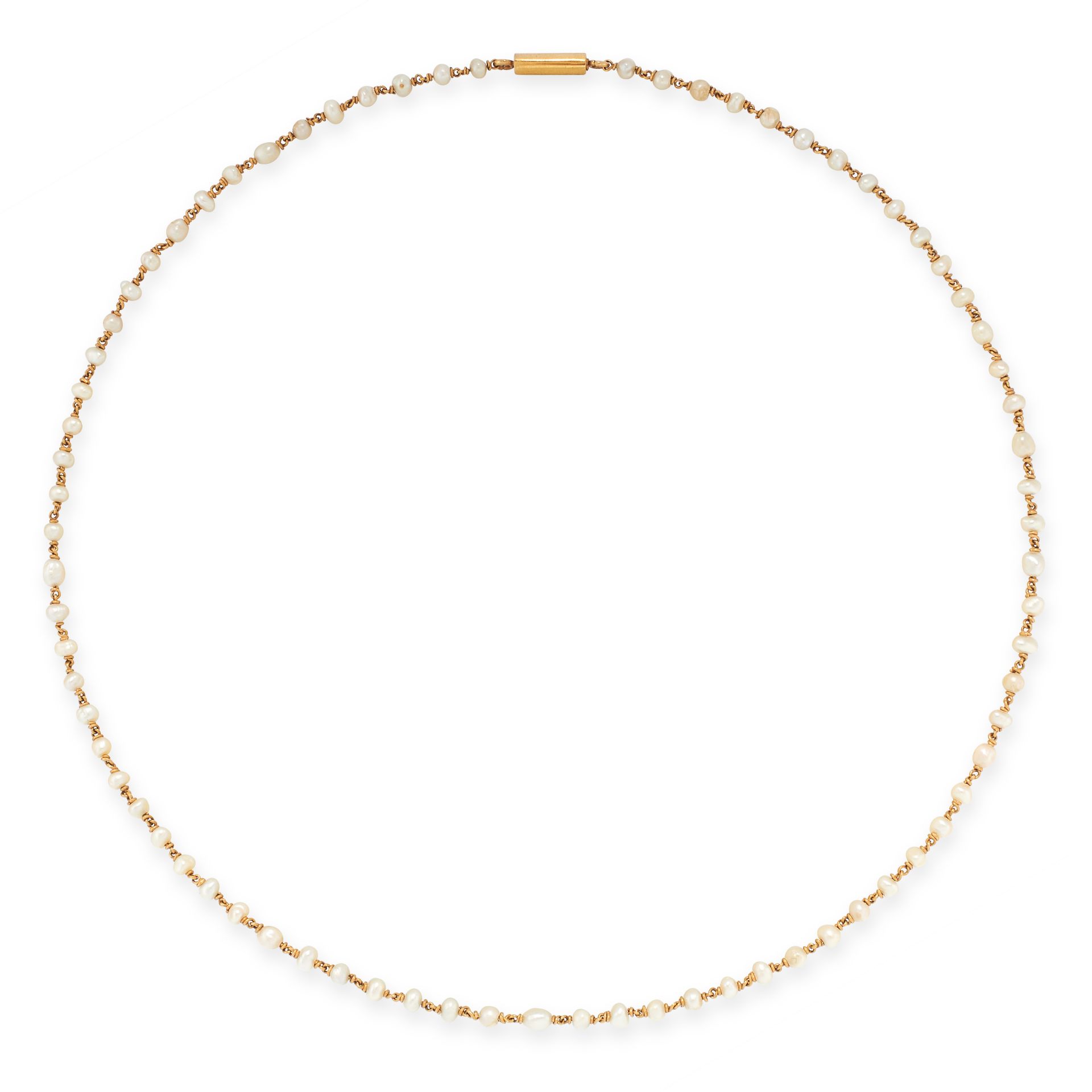 A PEARL CHAIN NECKLACE, EARLY 20TH CENTURY in yellow gold, comprising a single row of seventy-six