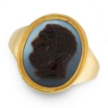 AN ANTIQUE HARDSTONE CAMEO RING 18TH - 19TH CENTURY in yellow gold, the oval agate cameo carved in