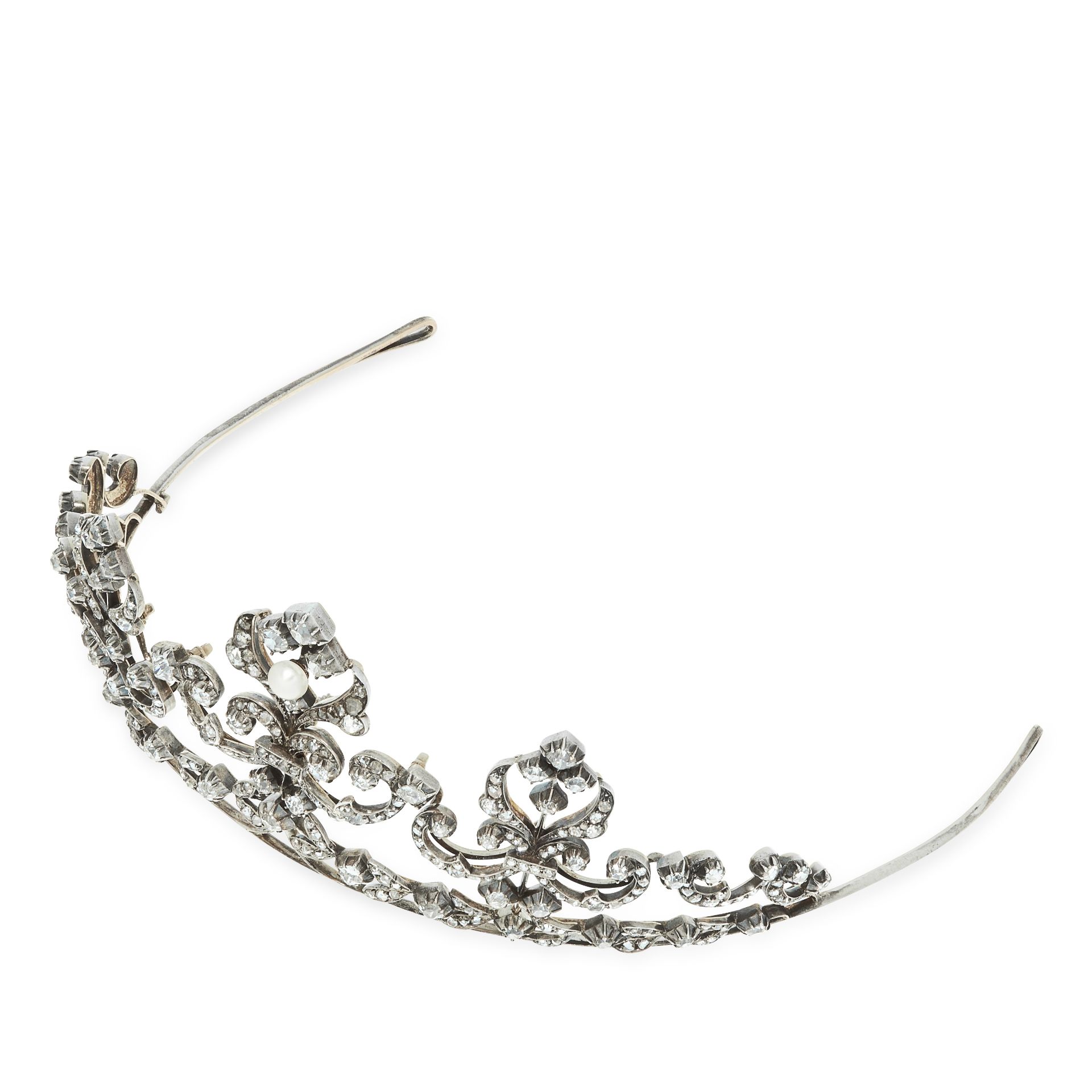 AN ANTIQUE DIAMOND TIARA, 19TH CENTURY in yellow gold and silver, the frame with applied scrolling - Bild 2 aus 3