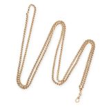 AN ANTIQUE FANCY LINK GUARD CHAIN NECKLACE, 19TH CENTURY in yellow gold comprising a row of curbed