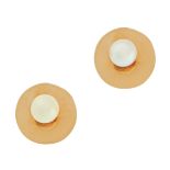 A PAIR OF PEARL STUD EARRINGS each set with a pearL of 4.3mm, unmarked, 0.9cm, 1.3g.