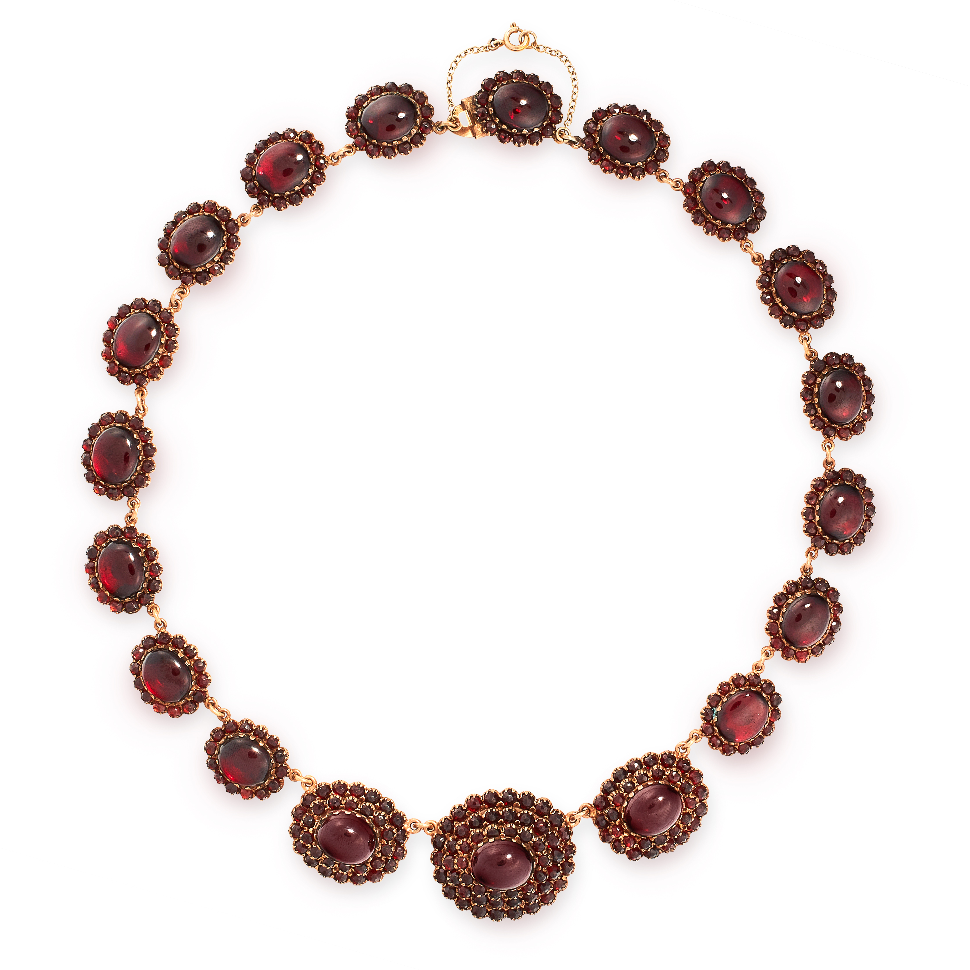 AN ANTIQUE GARNET RIVIERE NECKLACE, 19TH CENTURY in yellow gold, comprising a single row of nineteen