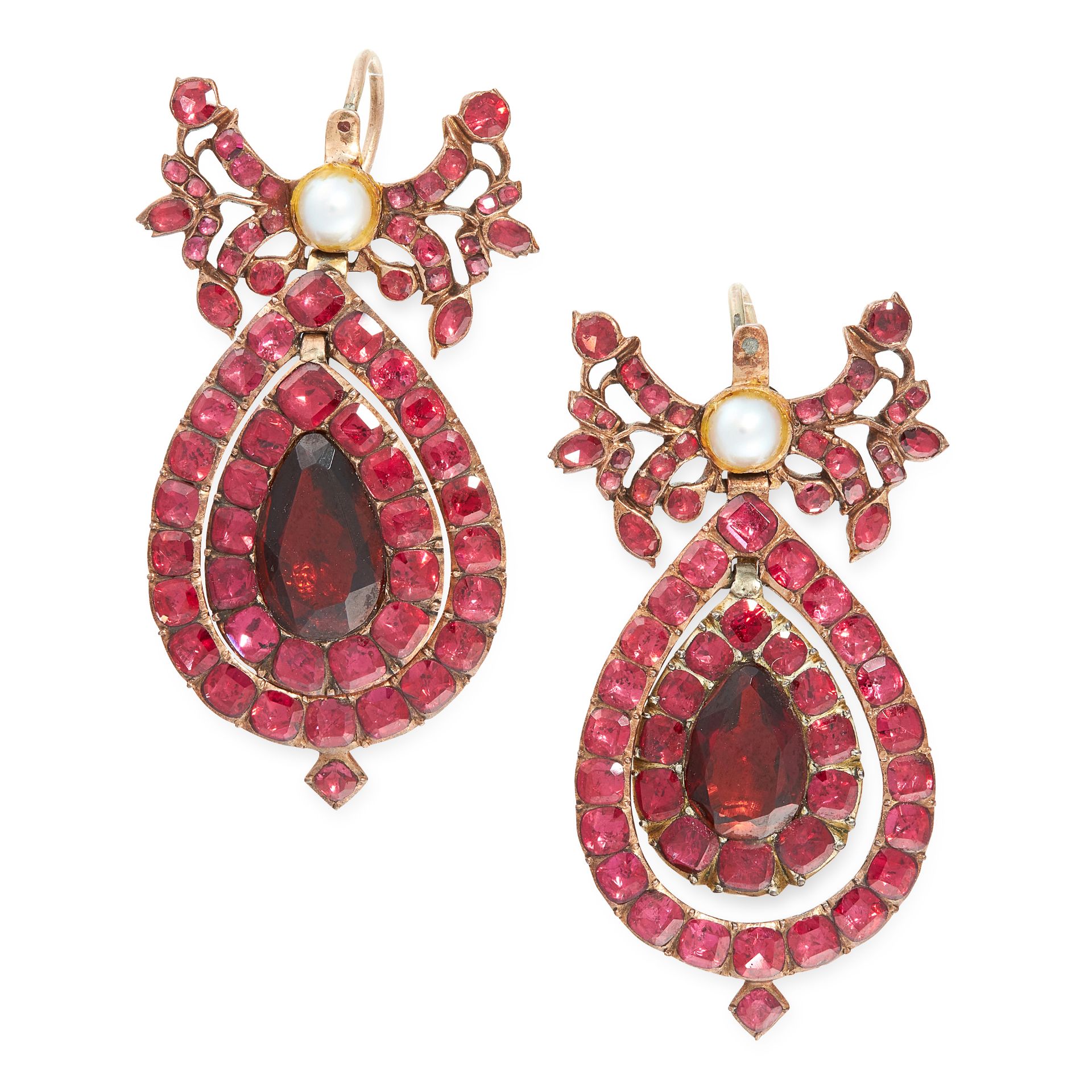 A PAIR OF ANTIQUE GARNET AND PEARL EARRINGS, SPANISH EARLY 19TH CENTURY in yellow gold, each set