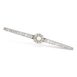 A DIAMOND AND PEARL BAR BROOCH, EARLY 20TH CENTURY in 18ct yellow gold, set with a pearl of 6.2mm,