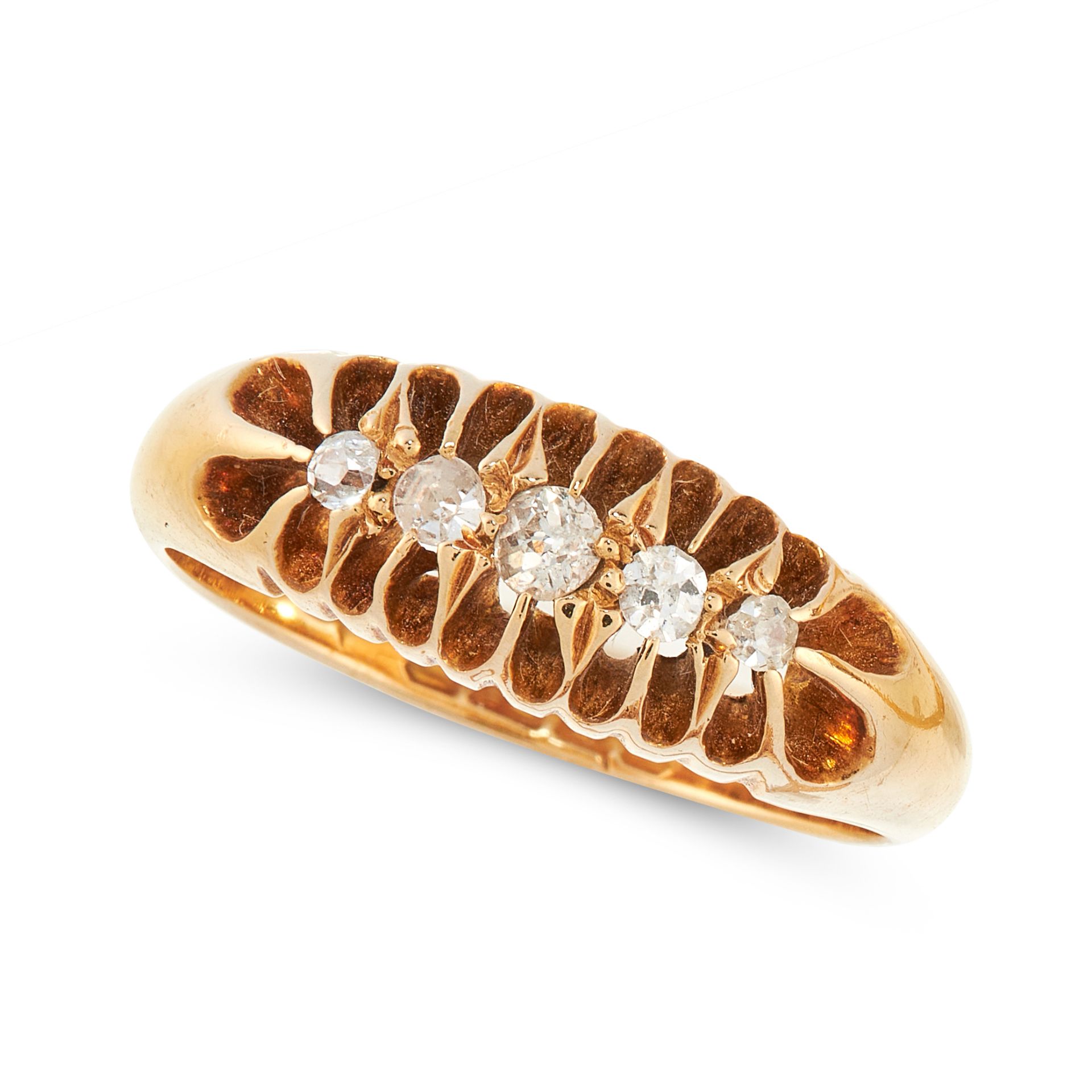 AN ANTIQUE DIAMOND RING in 18ct yellow gold, comprising of five graduated old cut diamonds in gold