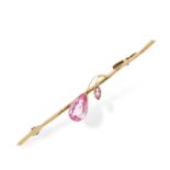 AN ANTIQUE PINK GEMSTONE BAR BROOCH in yellow gold, set with a pear and marquise cut pink gemstone