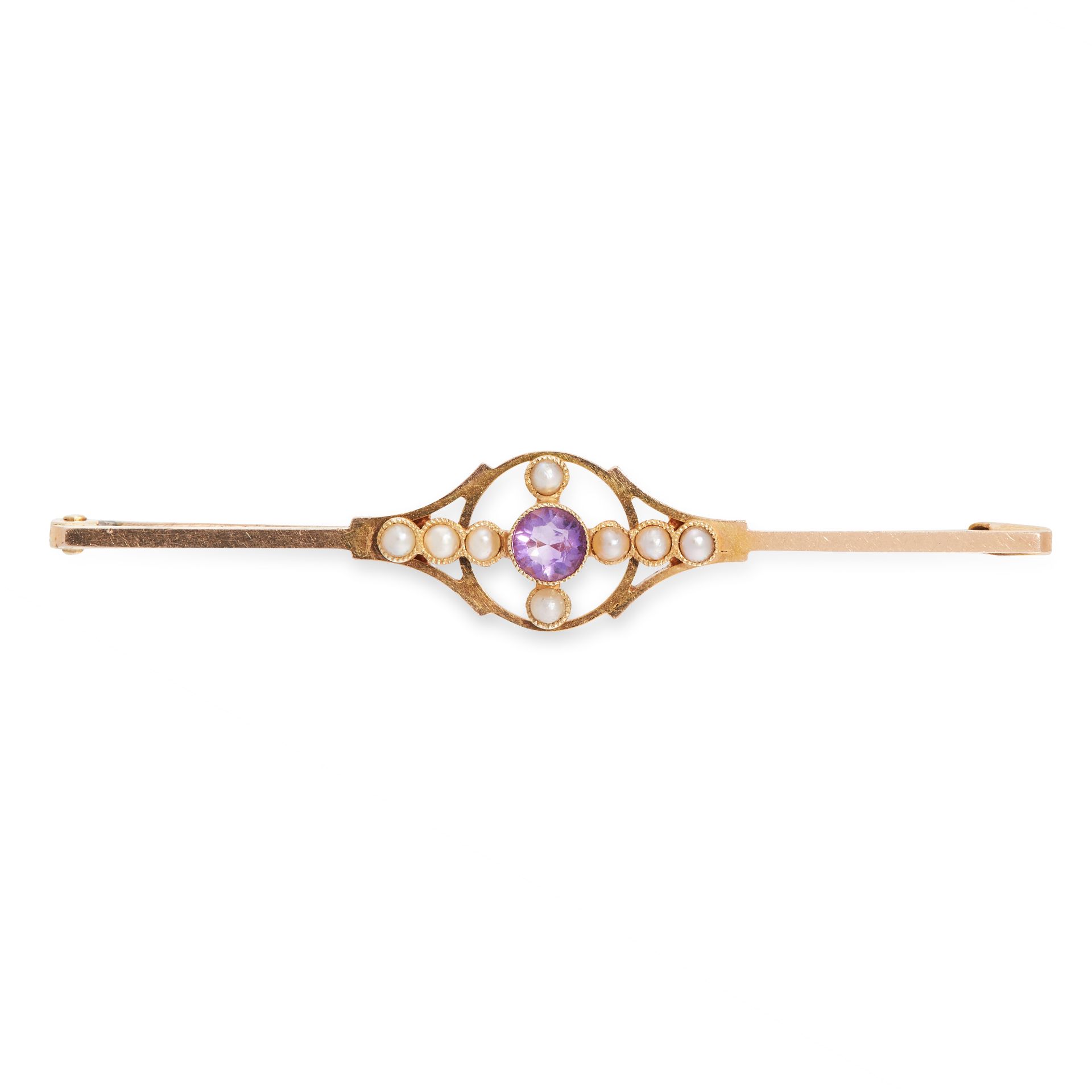 AN ANTIQUE AMETHYST AND PEARL BAR BROOCH, CIRCA 1900 in 15ct yellow gold, set with a round cut