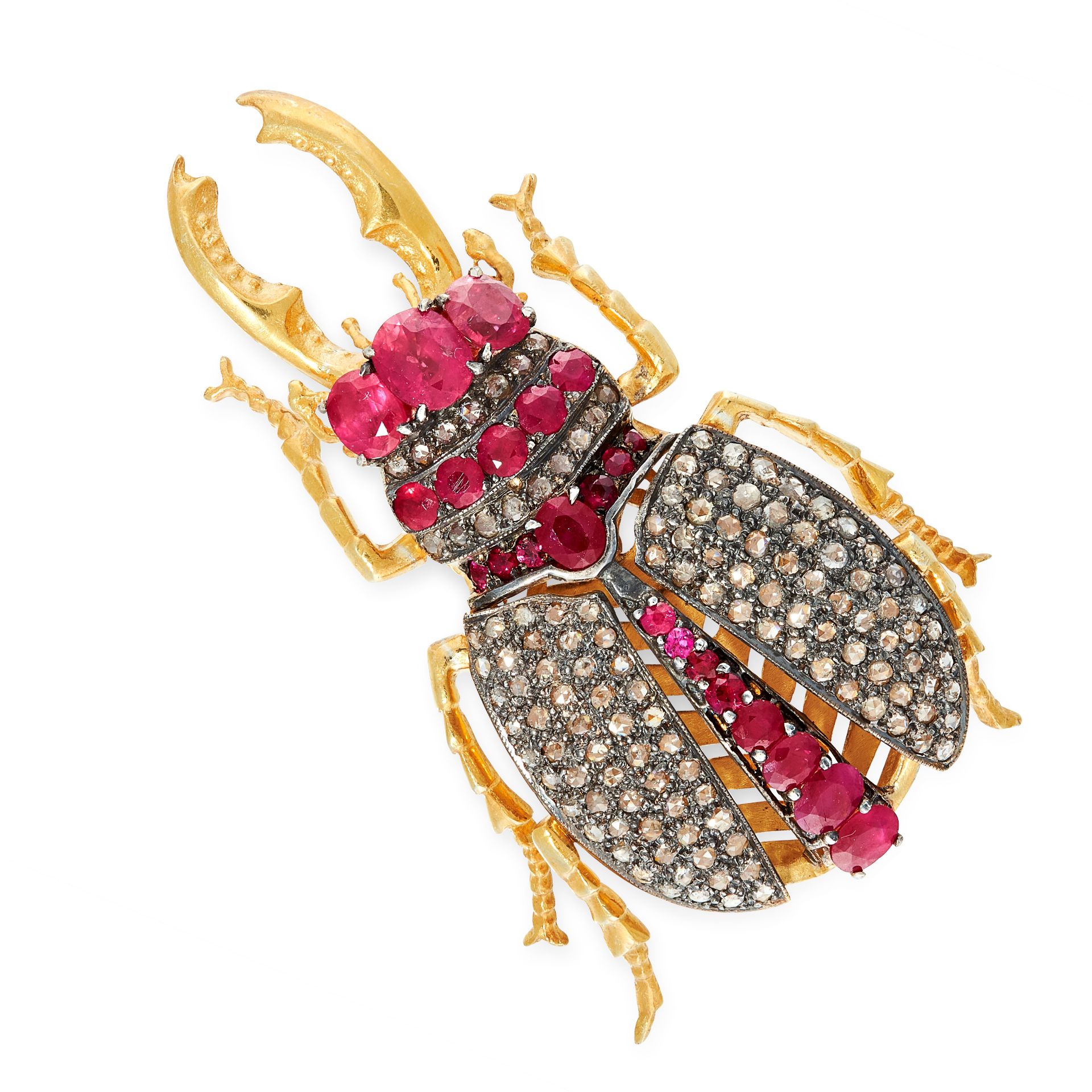 AN ARTICULATED RUBY AND DIAMOND BEETLE BROOCH / PENDANT in the form of a beetle, jewelled with round
