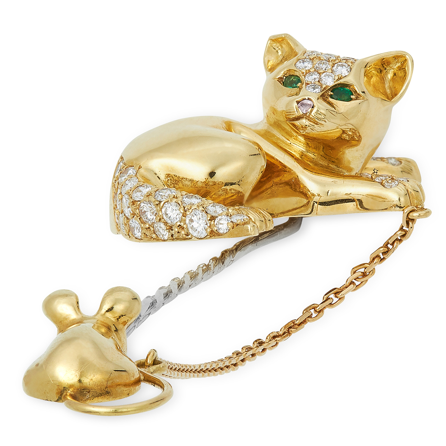 A DIAMOND AND EMERALD CAT AND MOUSE PIN / BROOCH, DAVID MORRIS in 18ct yellow gold, the pin