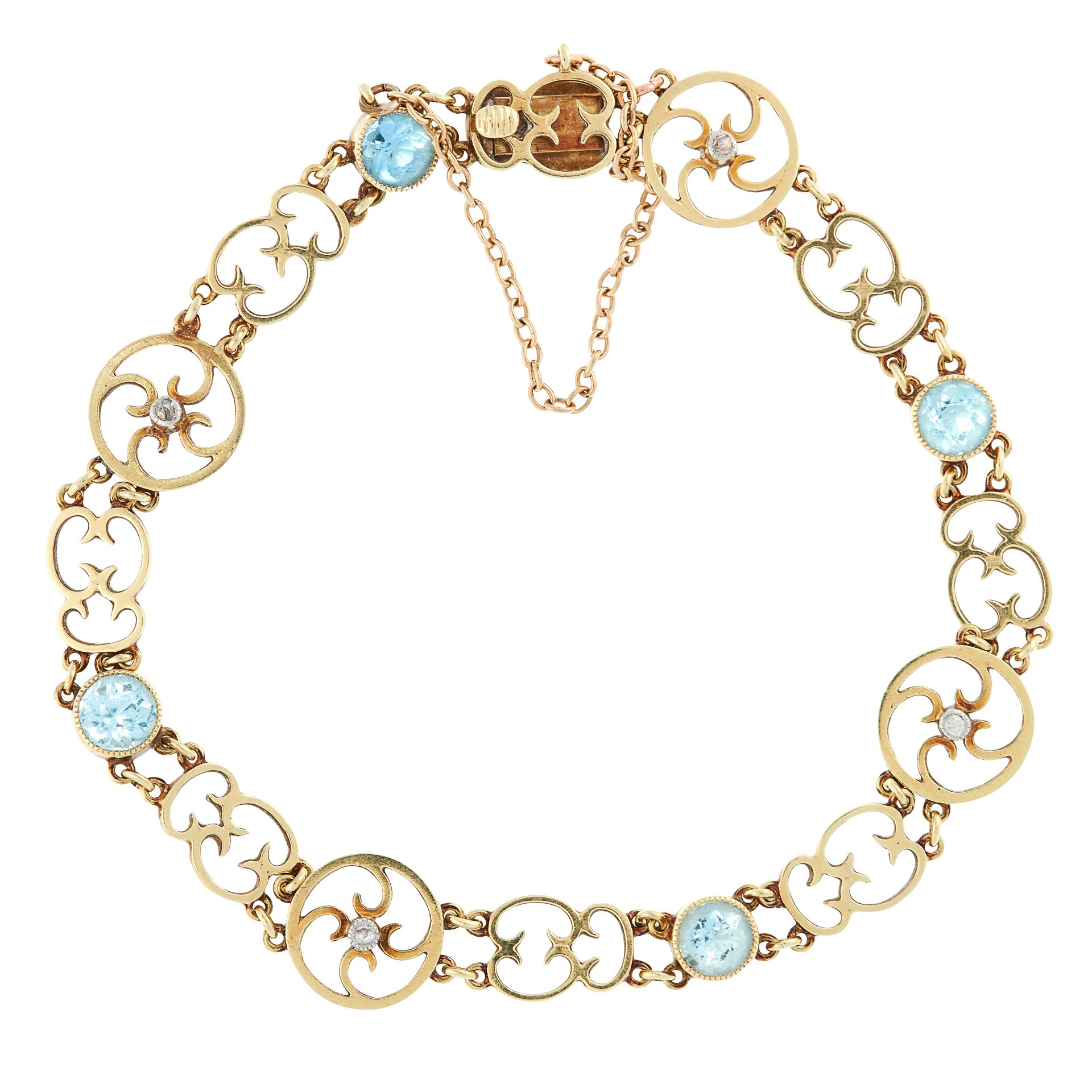 AN ANTIQUE AQUAMARINE AND DIAMOND BRACELET, CIRCA 1900 in 15ct yellow gold, set with four round