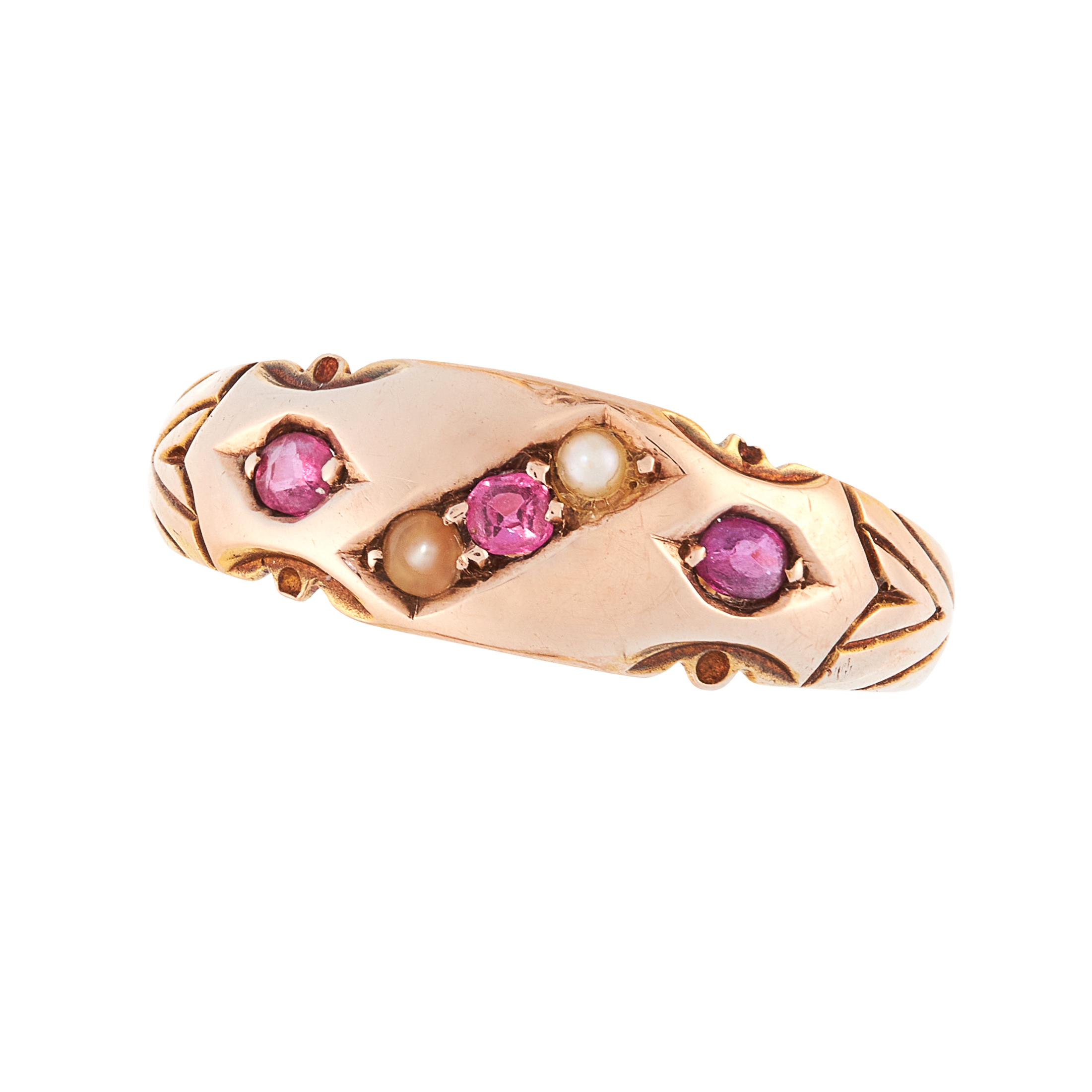 AN ANTIQUE VICTORIAN RUBY AND PEARL DRESS RING, 1900 in 15ct yellow gold, set with a trio of