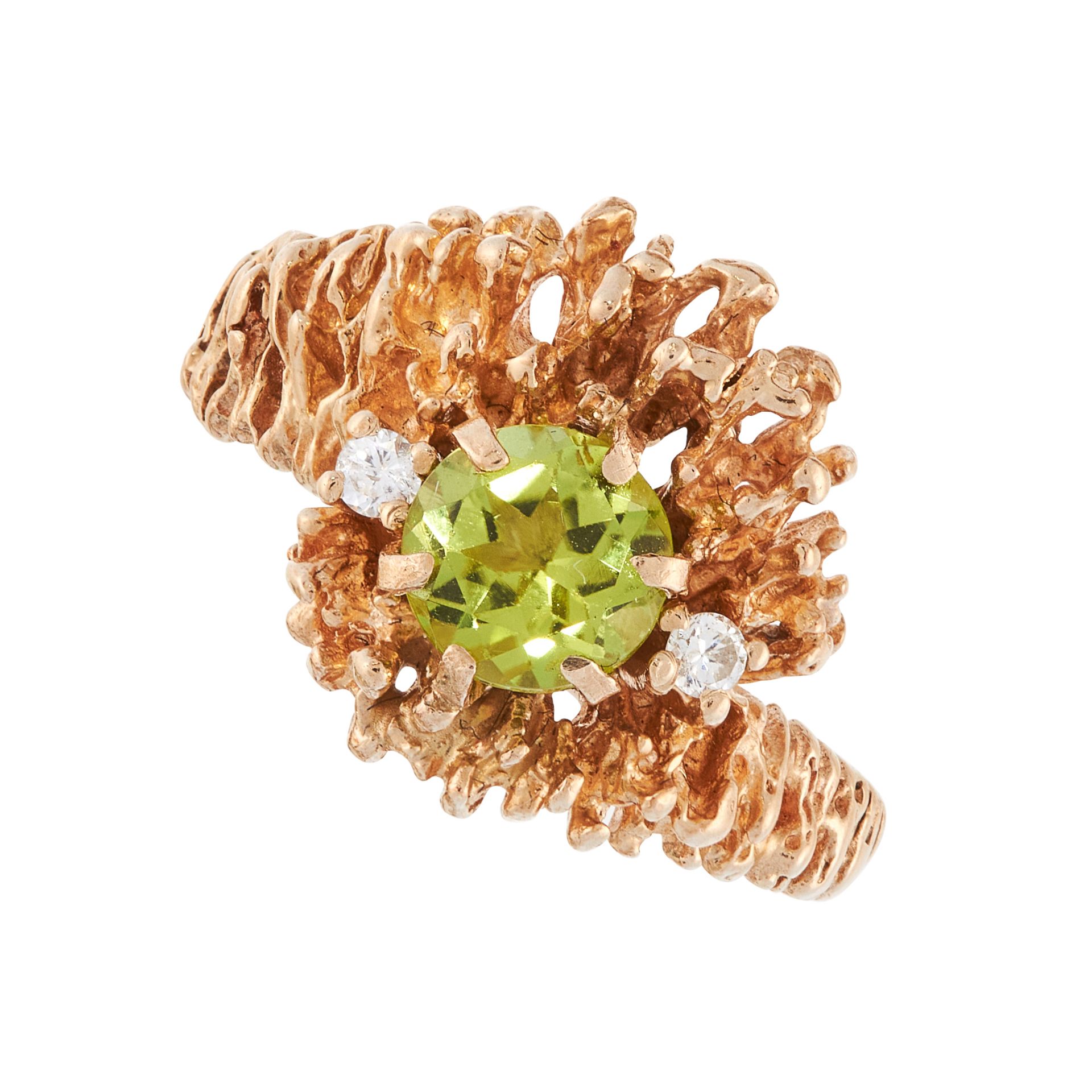 A VINTAGE PERIDOT AND DIAMOND RING CIRCA 1970 in 18ct yellow gold, in the manner of Charles de