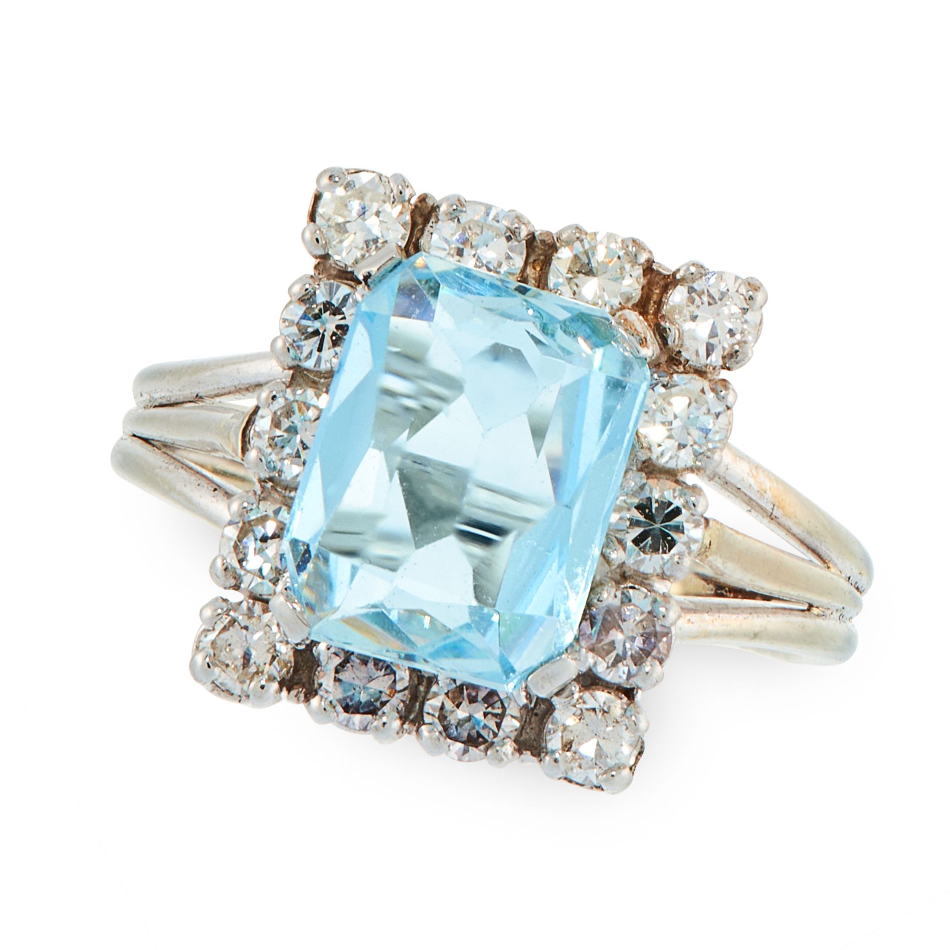 AN AQUAMARINE AND DIAMOND DRESS RING set with a mixed octagonal cut aquamarine of 1.79 carats within