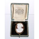 A 9 CARAT GOLD MOUNTED CAMEO BROOCH