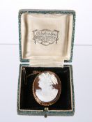 A 9 CARAT GOLD MOUNTED CAMEO BROOCH
