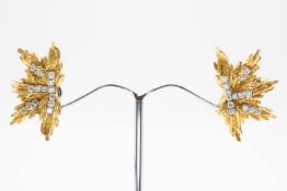 A PAIR OF 1960s 18CT GOLD AND DIAMOND CLIP EARRINGS BY BEN ROSENFELD