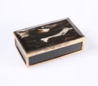 A 19TH CENTURY YELLOW-METAL MOUNTED AGATE SNUFF BOX