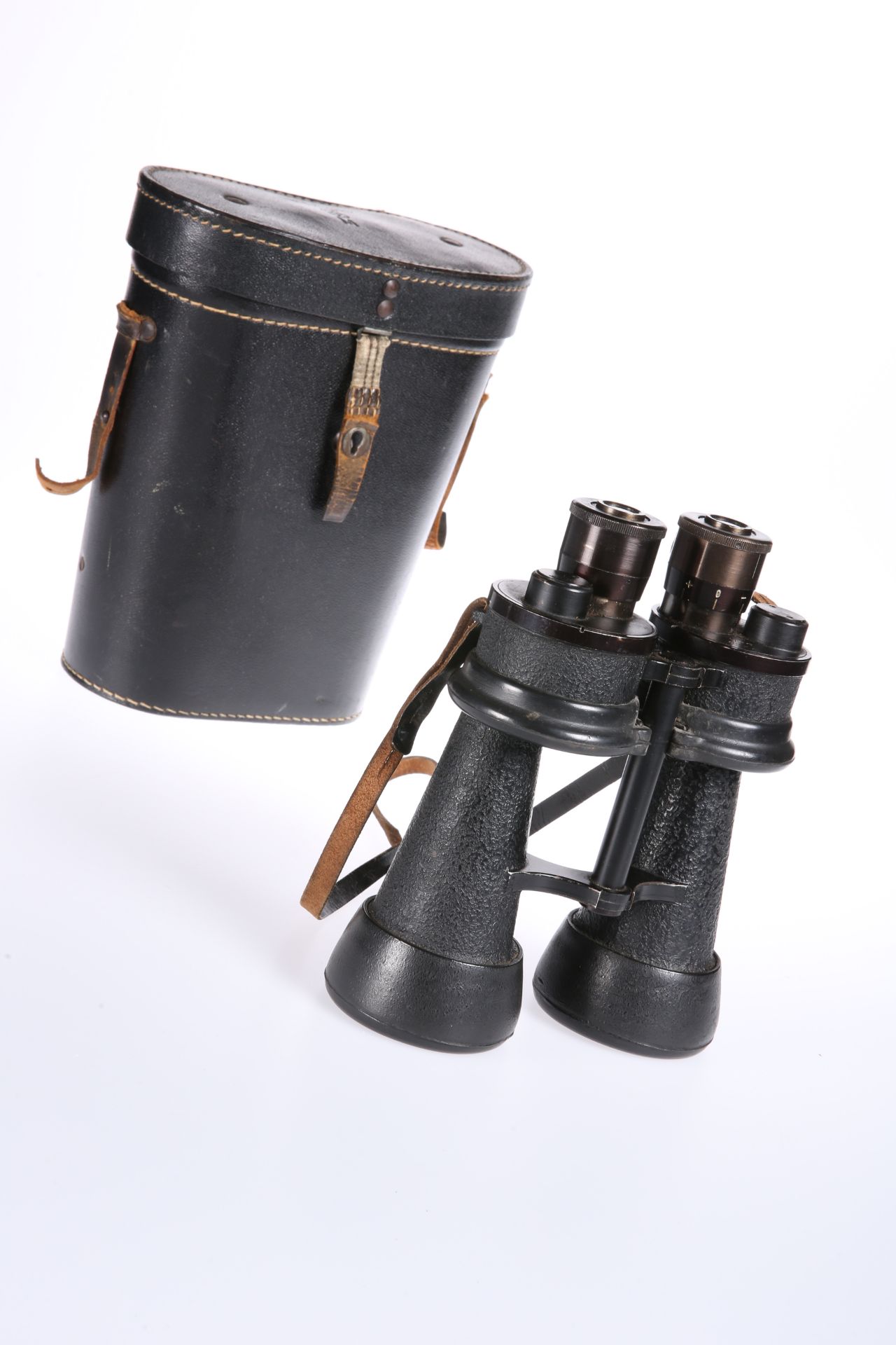 A PAIR OF WORLD WAR II KRIEGSMARINE BINOCULARS - Image 3 of 4