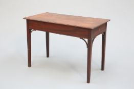 A CHIPPENDALE PERIOD MAHOGANY SIDE TABLE