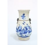 A LARGE CHINESE BLUE AND WHITE VASE