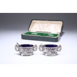 A CASED PAIR OF EDWARDIAN SILVER SALTS, JOSEPH GLOSTER, BIRMINGHAM 1902