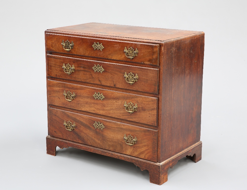 A GEORGE III MAHOGANY CHEST OF DRAWERS