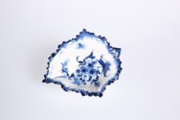 A DERBY PORCELAIN BLUE AND WHITE PICKLE DISH, c. 1770