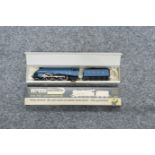 BOXED WRENN OO GAUGE ELECTRIC 4-6-2 SIR NIGEL GRESLEY LOCOMOTIVE AND TENDER