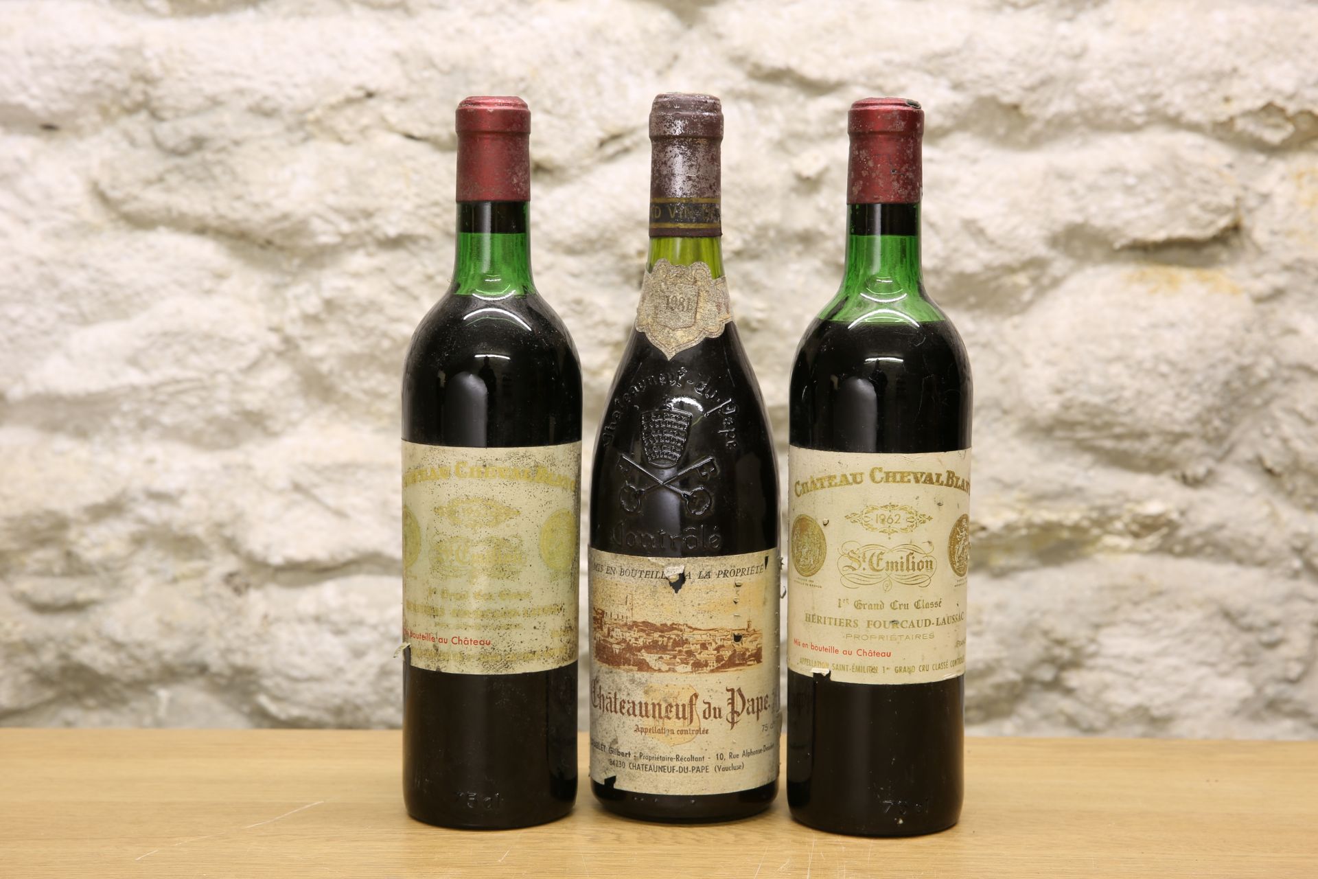 3 BOTTLES MIXED LOT OF FINE RARE, MATURE CLARET AND CHATEAUNEUF DU PAPE INCLUDING CHATEAU CHEVAL BL