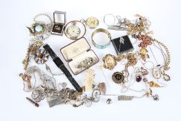 A MISCELLANEOUS GROUP OF JEWELLERY AND WATCHES
