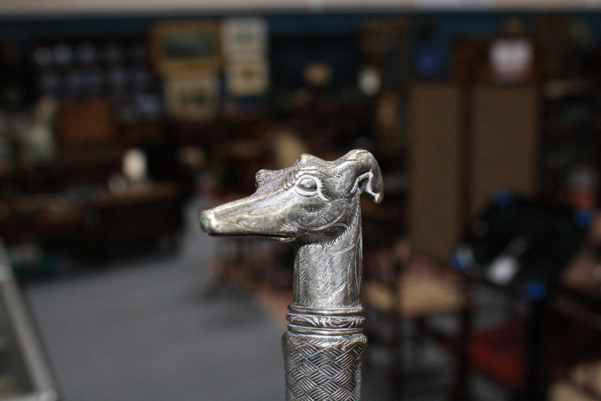 A LATE 19th CENTURY HOUND'S HEAD LADY'S CARRIAGE WHIP - Bild 6 aus 8