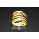 AN 18CT YELLOW GOLD RING