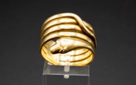 AN 18CT YELLOW GOLD RING