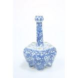 A CHINESE BLUE AND WHITE PORCELAIN TULIP VASE