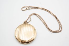 A 9CT YELLOW GOLD COMPACT PENDANT