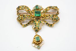 A 19TH CENTURY EMERALD SET BROOCH