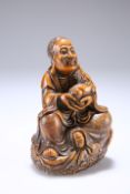 A CHINESE CARVED SOAPSTONE FIGURE OF A SEATED LOHAN