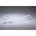 A LARGE VICTORIAN "END OF DAY" MILK GLASS PIPE. 52.5cm