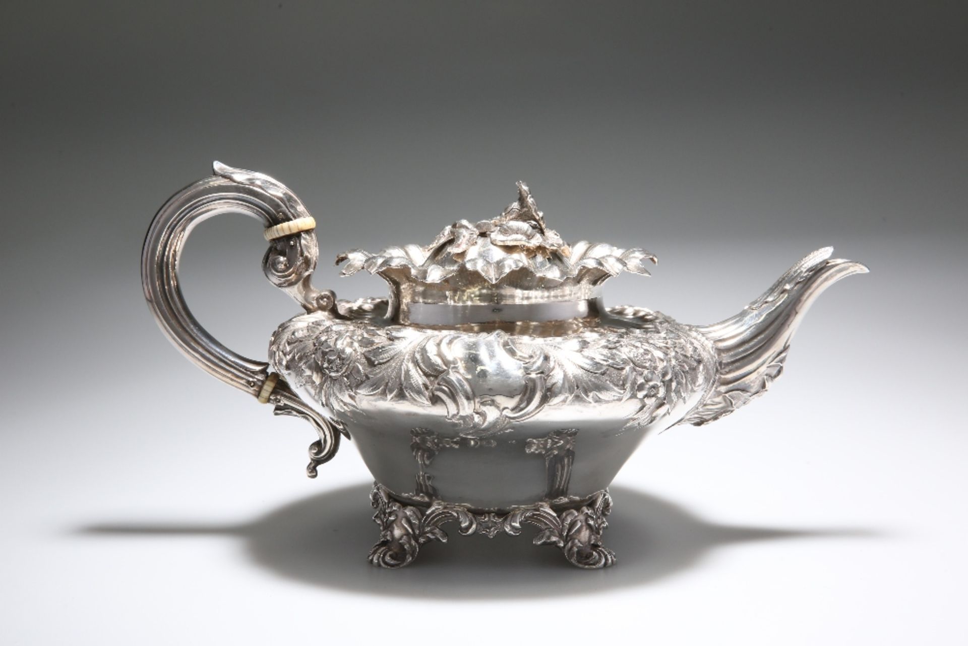 A WILLIAM IV SILVER TEAPOT, CHARLES THOMAS FOX, LONDON 1834