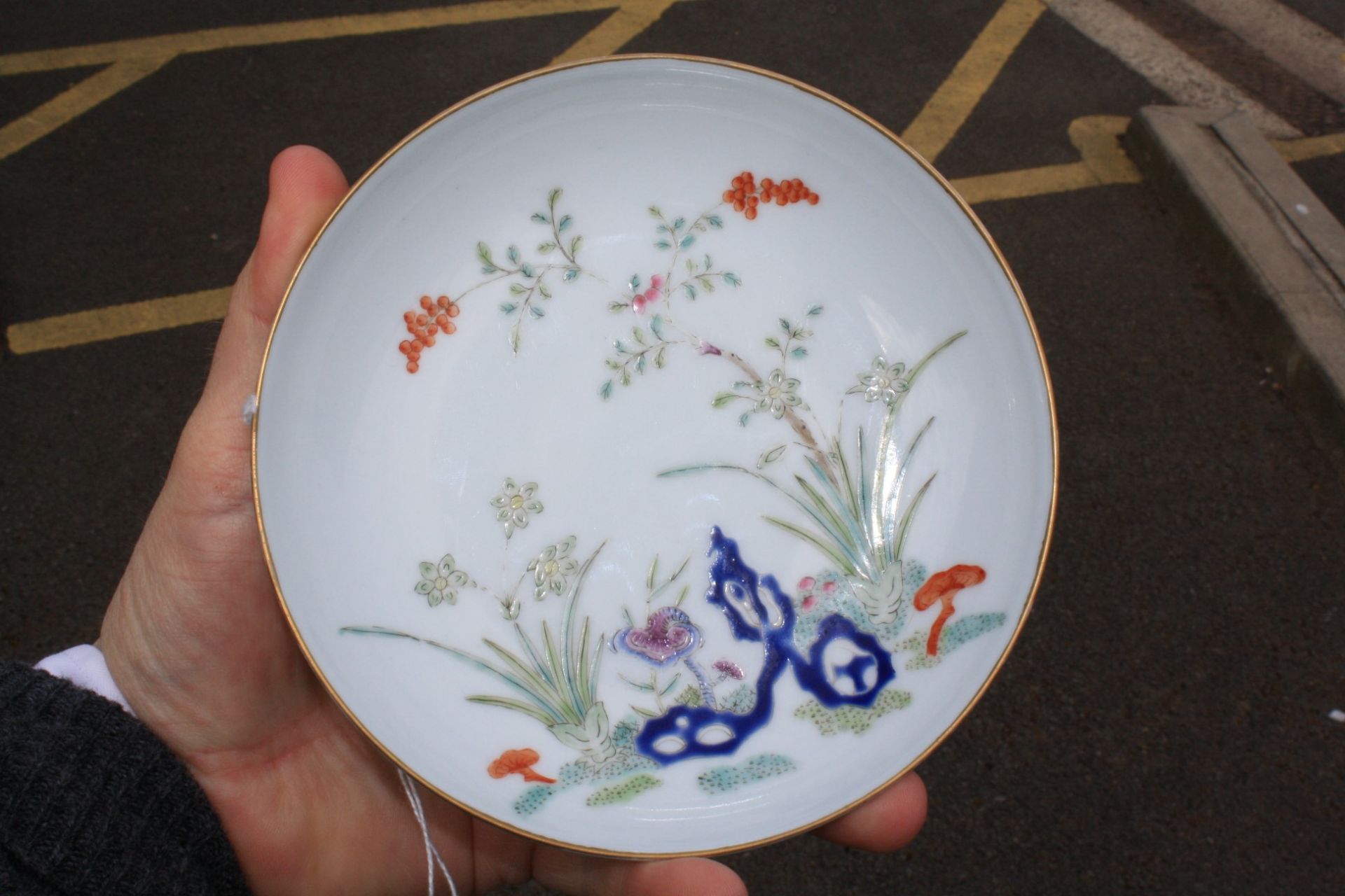 A CHINESE PORCELAINS SAUCER DISH - Bild 6 aus 16