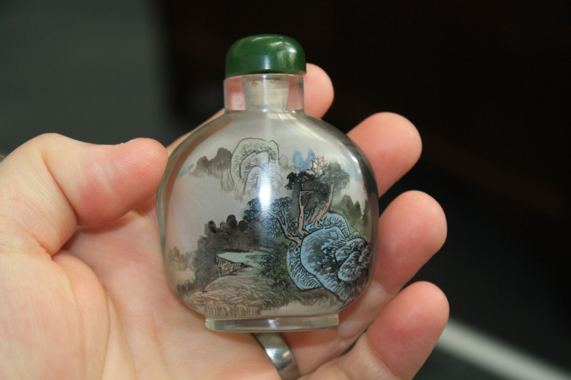 A GROUP OF FIVE CHINESE SNUFF BOTTLES, including two glass - Image 5 of 13
