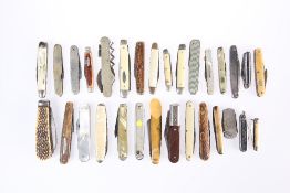 A COLLECTION OF THIRTY SMALL PENKNIVES