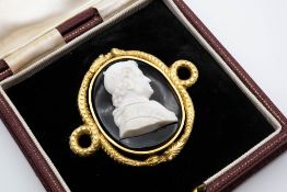 A 19TH CENTURY BANDED AGATE CAMEO BROOCH