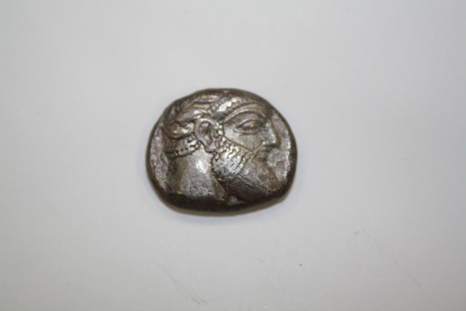 A SMALL COLLECTION OF THIRTEEN ANCIENT GREEK COINS - Bild 6 aus 22