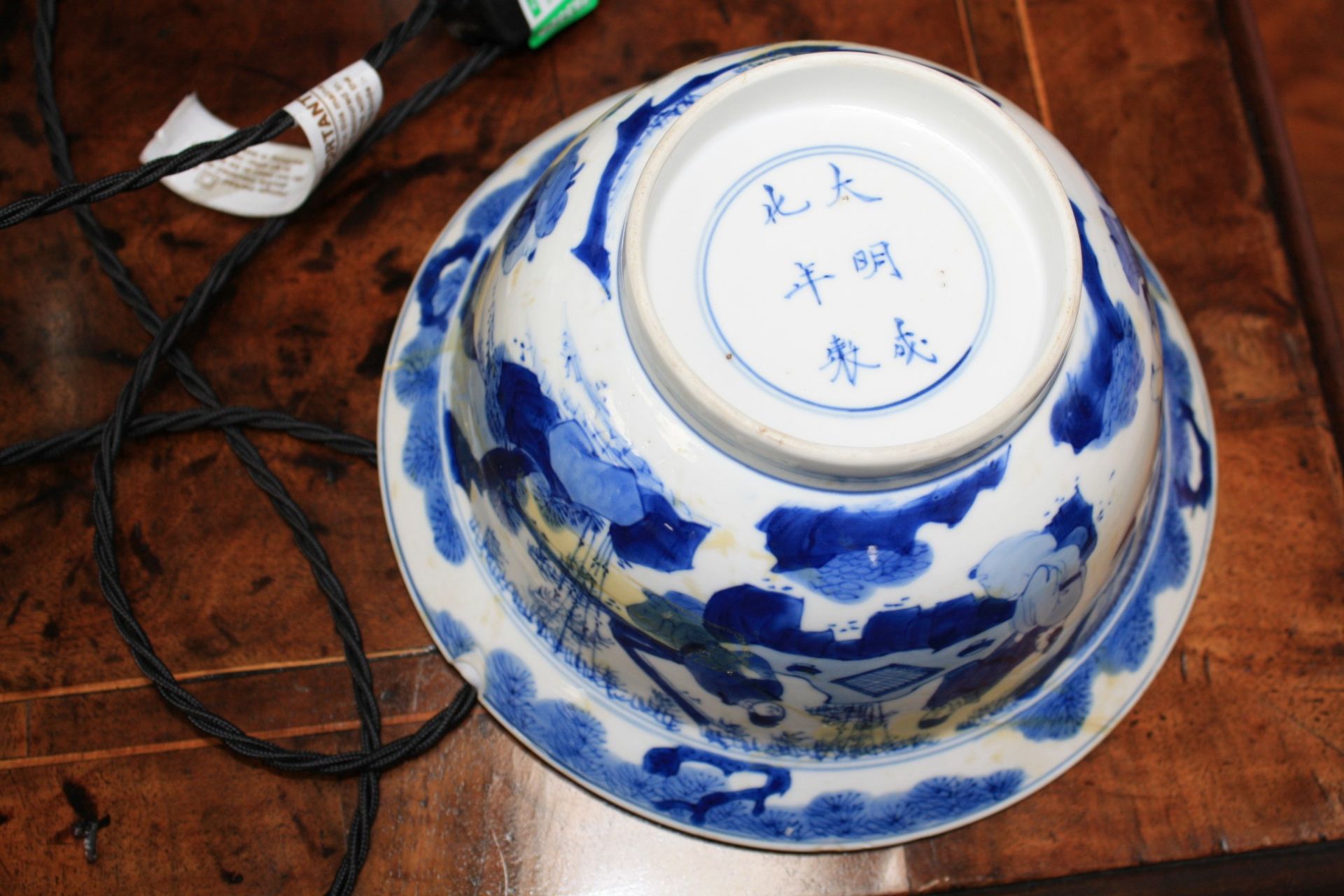 A COLLECTION OF CHINESE AND CHINESE EXPORT STYLE PORCELAIN - Bild 3 aus 8